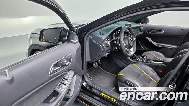 Mercedes-Benz GLA-Class GLA45 AMG 4MATIC 50th Edition