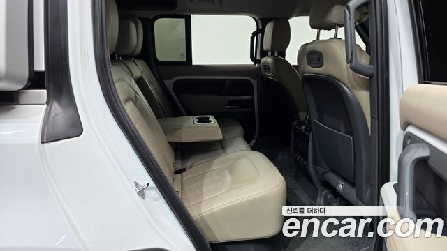 Land Rover Defender 110 D250 SE