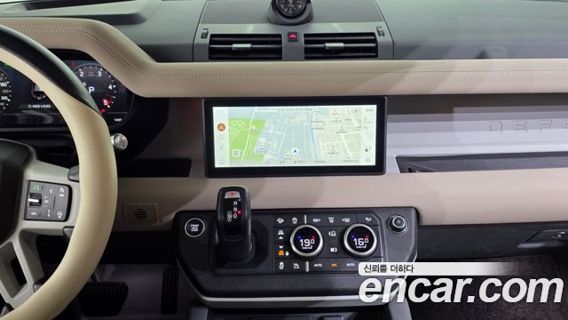 Land Rover Defender 110 D250 SE