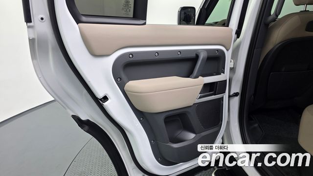 Land Rover Defender 110 D250 SE