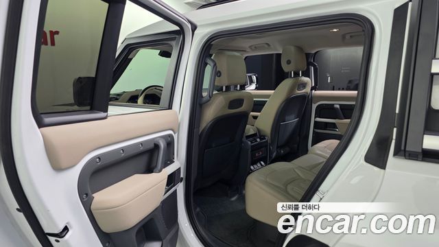 Land Rover Defender 110 D250 SE