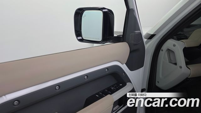 Land Rover Defender 110 D250 SE