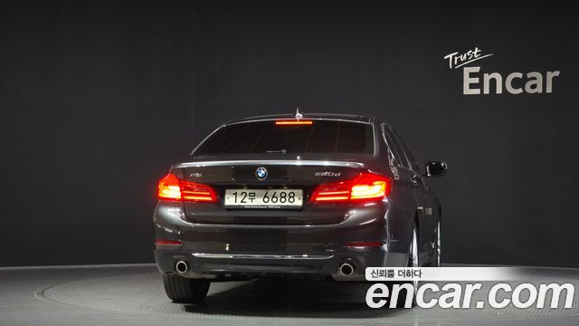 BMW 5-Series 520d xDrive Luxury Plus