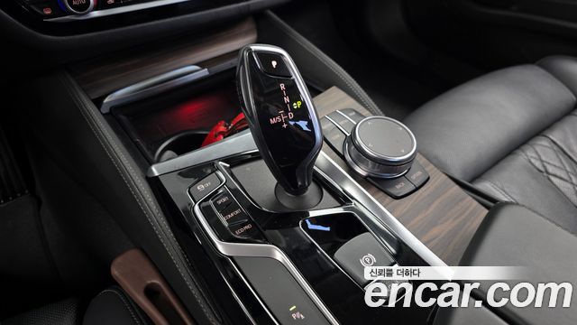BMW 5-Series 520d xDrive Luxury Plus