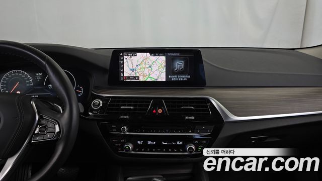 BMW 5-Series 520d xDrive Luxury Plus