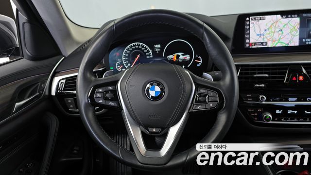 BMW 5-Series 520d xDrive Luxury Plus