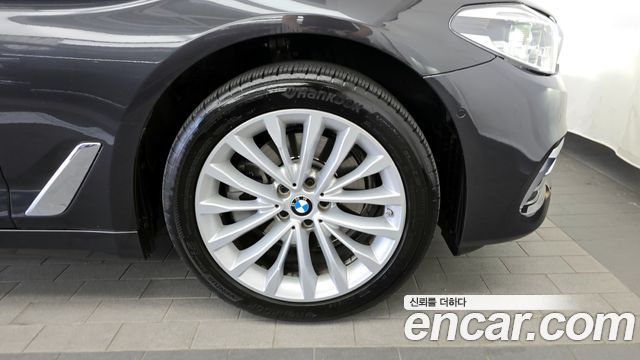 BMW 5-Series 520d xDrive Luxury Plus