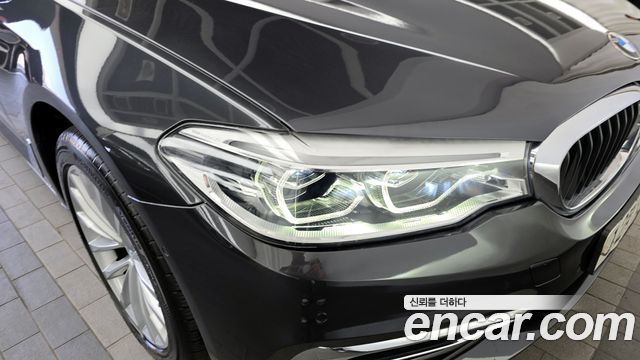 BMW 5-Series 520d xDrive Luxury Plus