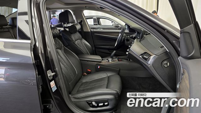 BMW 5-Series 520d xDrive Luxury Plus