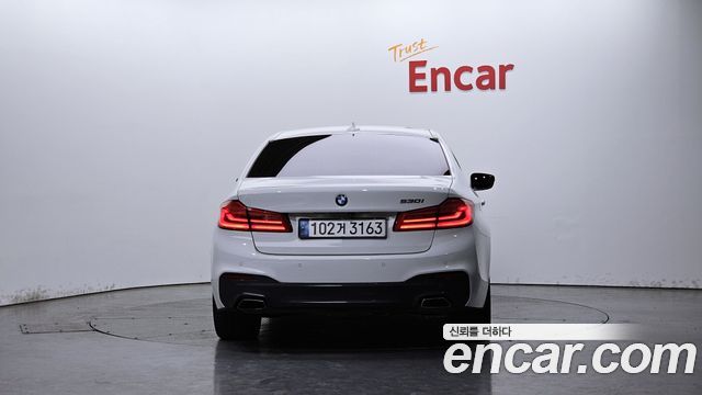 BMW 5-Series 530i M Sport Package Plus
