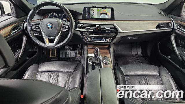 BMW 5-Series 530i M Sport Package Plus