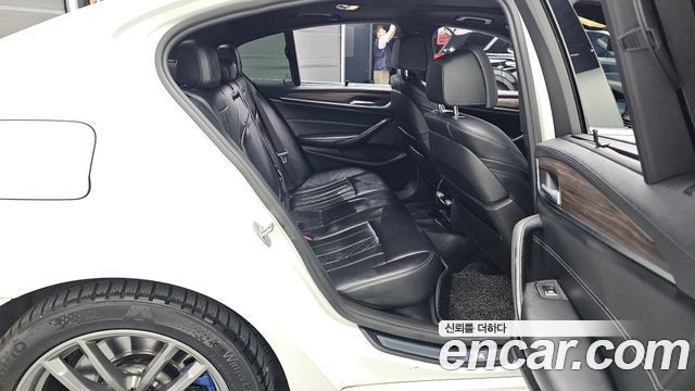 BMW 5-Series 530i M Sport Package Plus
