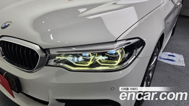 BMW 5-Series 530i M Sport Package Plus