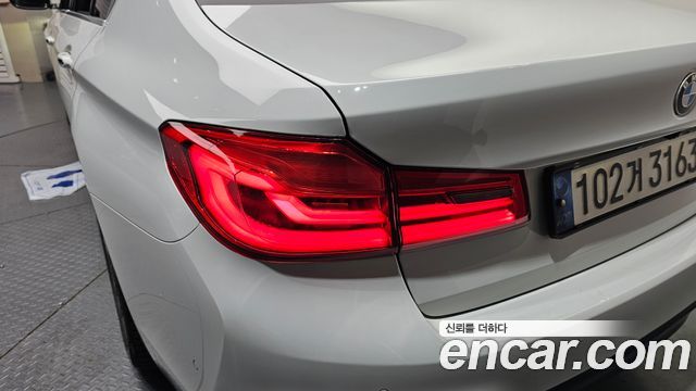 BMW 5-Series 530i M Sport Package Plus