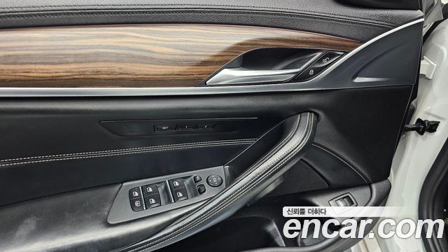 BMW 5-Series 530i M Sport Package Plus