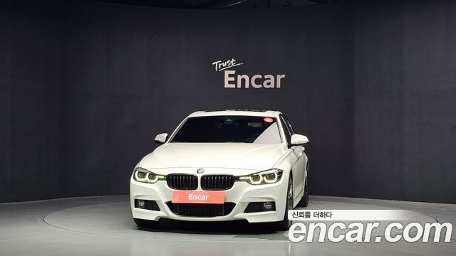 BMW 3-Series 330i M Sport Shadow