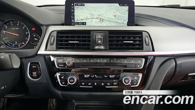 BMW 3-Series 330i M Sport Shadow