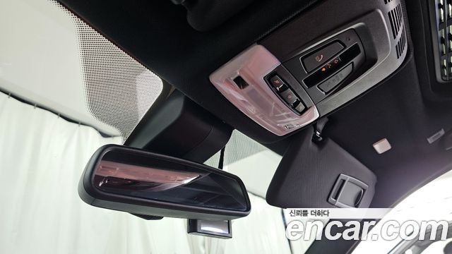 BMW 3-Series 330i M Sport Shadow
