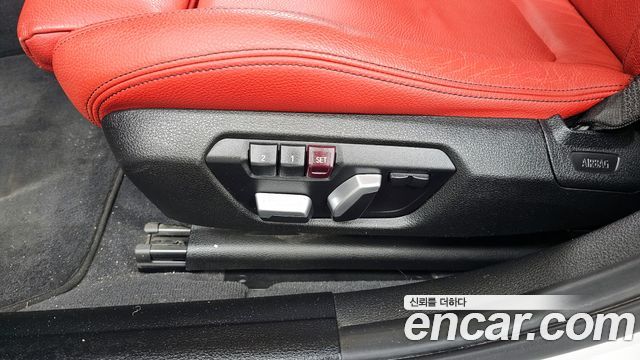 BMW 3-Series 330i M Sport Shadow