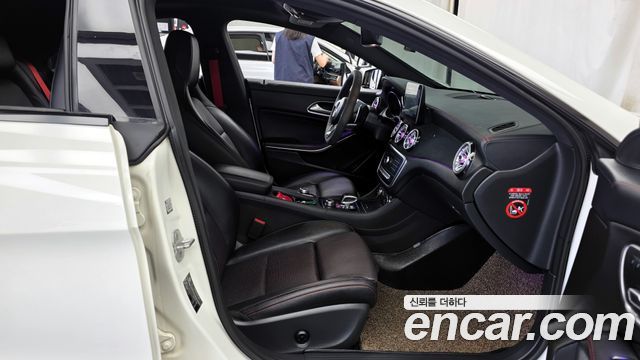 Mercedes-Benz CLA-Class CLA45 AMG 4MATIC