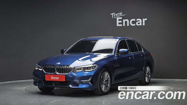BMW 3-Series 320i Luxury