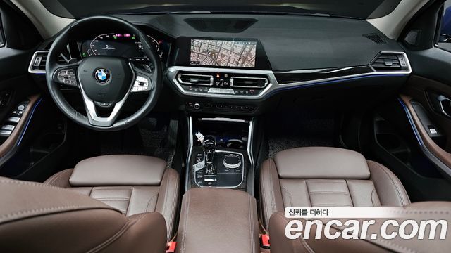 BMW 3-Series 320i Luxury