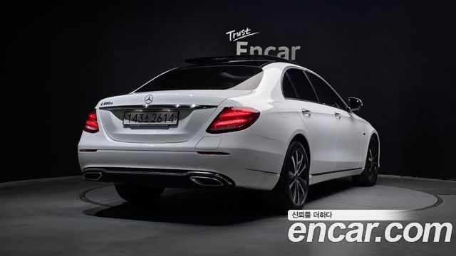 Mercedes-Benz E-Class E300e Exclusive