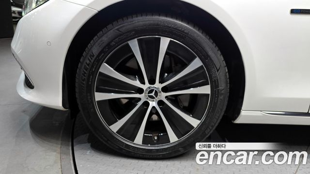Mercedes-Benz E-Class E300e Exclusive