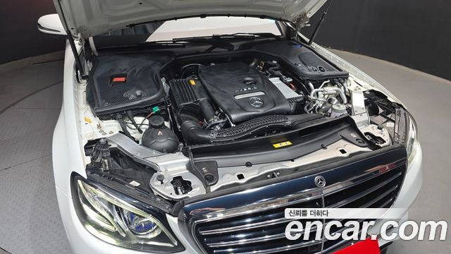 Mercedes-Benz E-Class E300e Exclusive