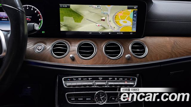 Mercedes-Benz E-Class E300e Exclusive