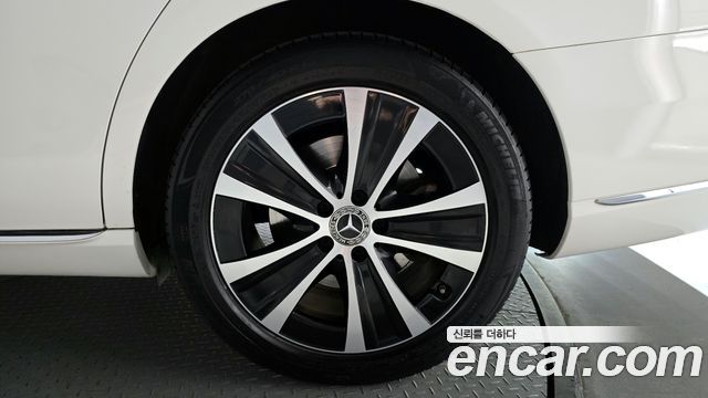 Mercedes-Benz E-Class E300e Exclusive