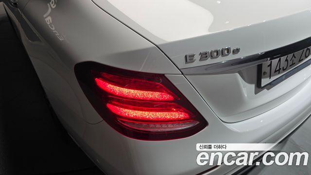 Mercedes-Benz E-Class E300e Exclusive