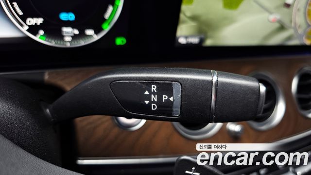 Mercedes-Benz E-Class E300e Exclusive