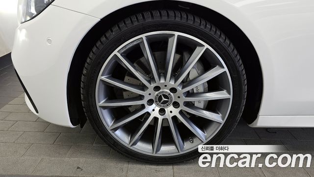 Mercedes-Benz E-Class E350 4MATIC AMG Line