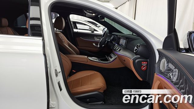 Mercedes-Benz E-Class E350 4MATIC AMG Line