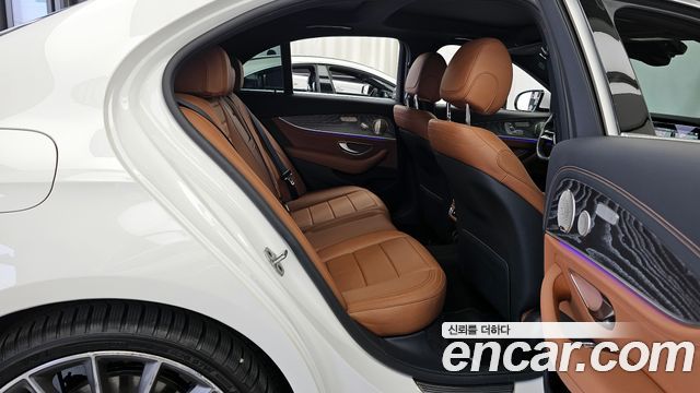Mercedes-Benz E-Class E350 4MATIC AMG Line