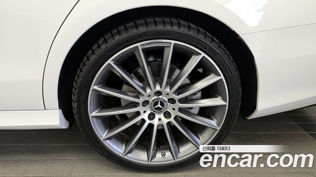 Mercedes-Benz E-Class E350 4MATIC AMG Line