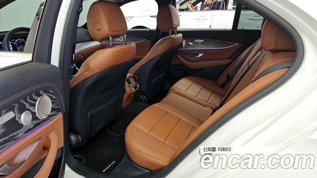 Mercedes-Benz E-Class E350 4MATIC AMG Line