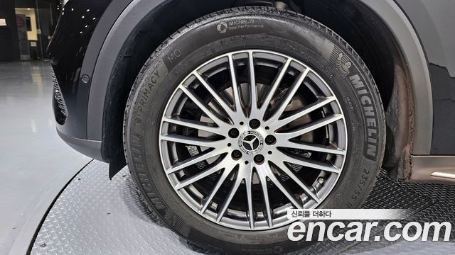 Mercedes-Benz GLC-Class GLC300 4MATIC Avnatgarde Coupe