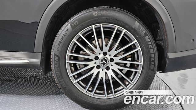 Mercedes-Benz GLC-Class GLC300 4MATIC Avnatgarde Coupe