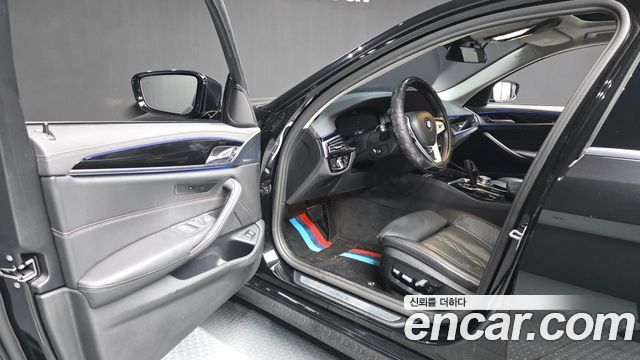BMW 5-Series 523d Luxury