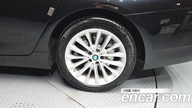 BMW 5-Series 523d Luxury