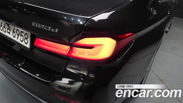 BMW 5-Series 523d Luxury