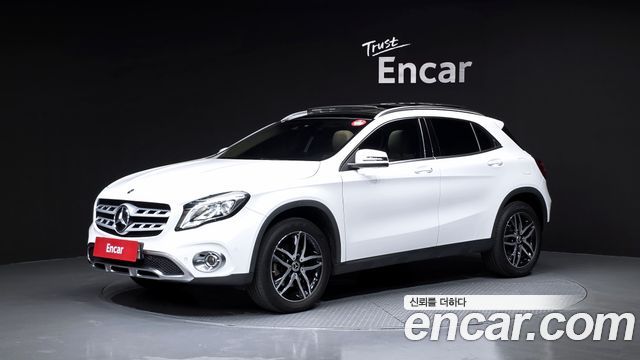 Mercedes-Benz GLA-Class GLA220 Premium