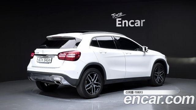 Mercedes-Benz GLA-Class GLA220 Premium