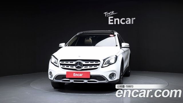 Mercedes-Benz GLA-Class GLA220 Premium