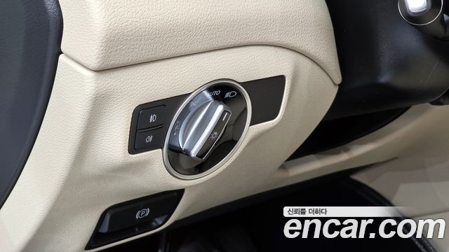 Mercedes-Benz GLA-Class GLA220 Premium