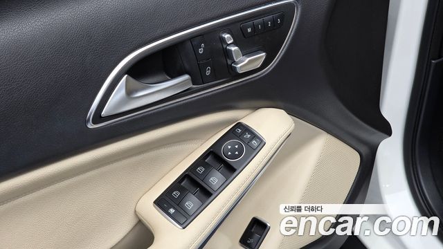 Mercedes-Benz GLA-Class GLA220 Premium