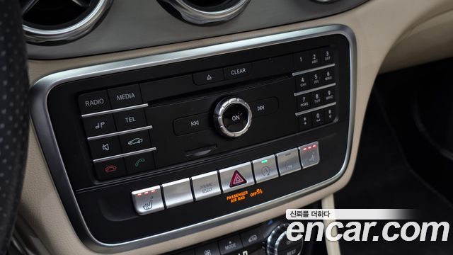 Mercedes-Benz GLA-Class GLA220 Premium