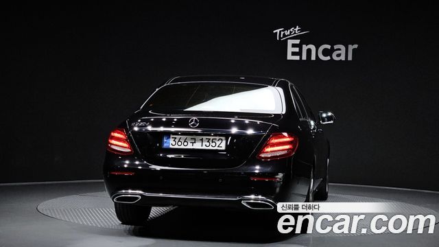 Mercedes-Benz E-Class E220d Avantgarde